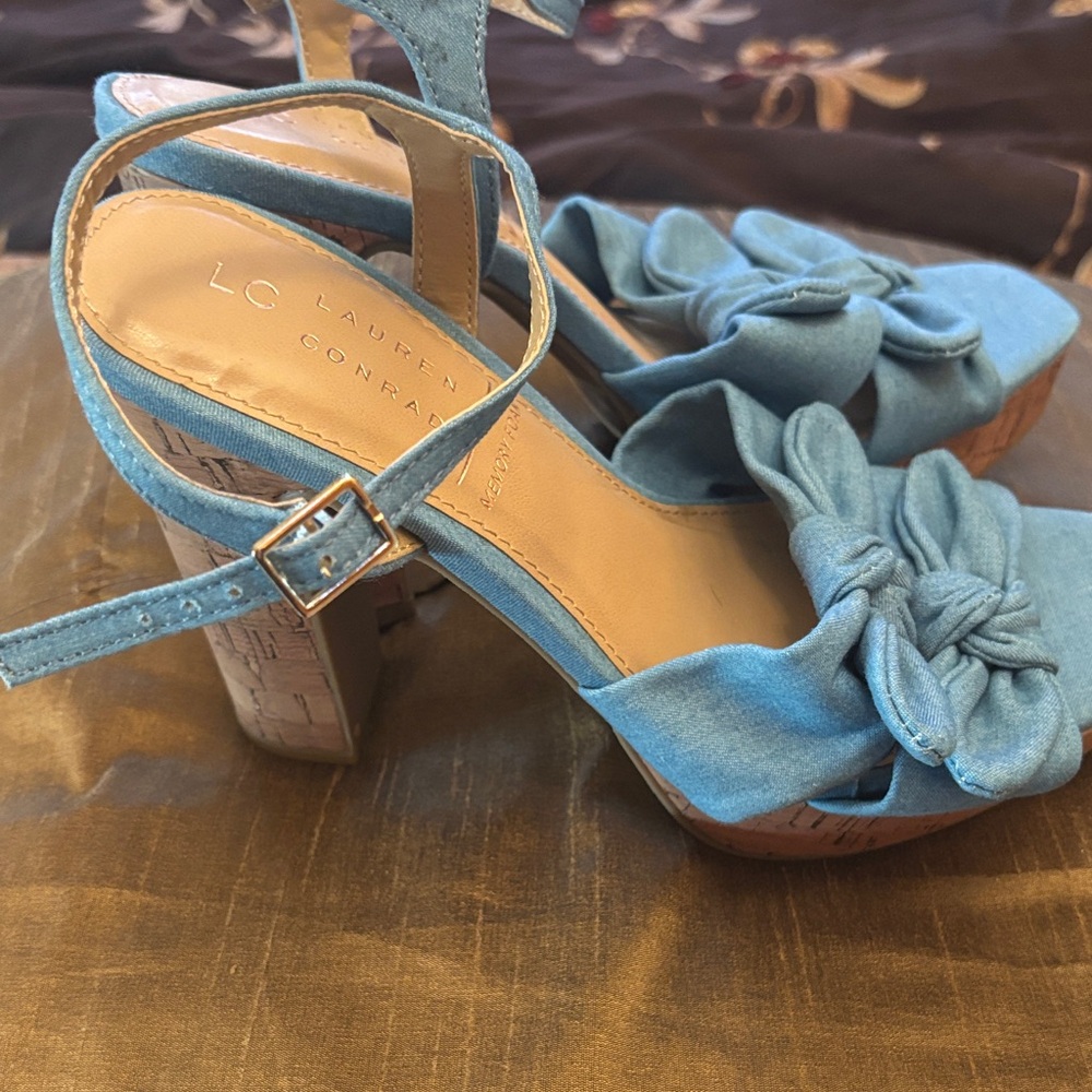 LC Lauren Conrad Sky Blue Bow Heels - Picture 4 of 9